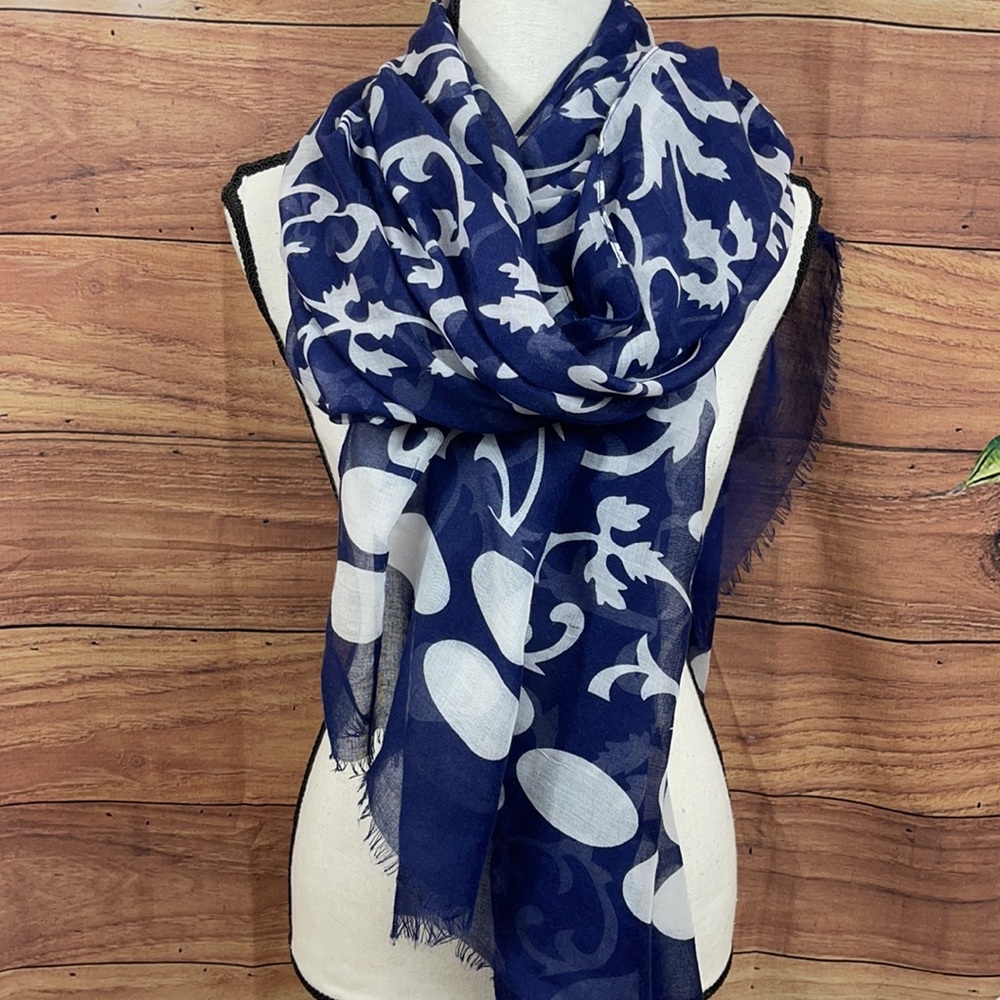 76/x45 blue floral scarf